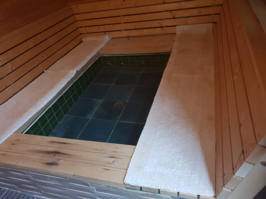 족탕과 SAUNA